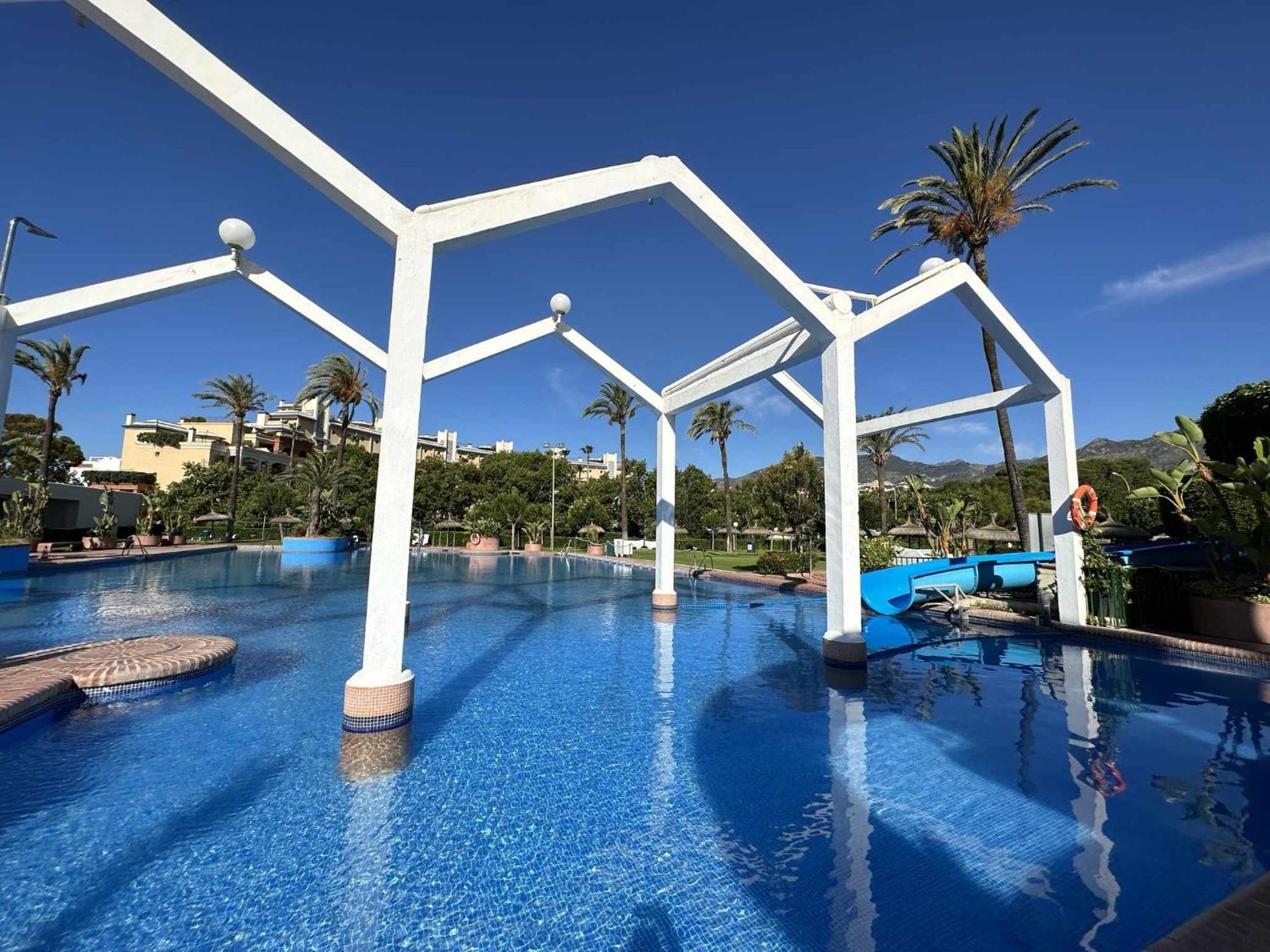 Luxury Frontal Al Mar, Benalbeach *